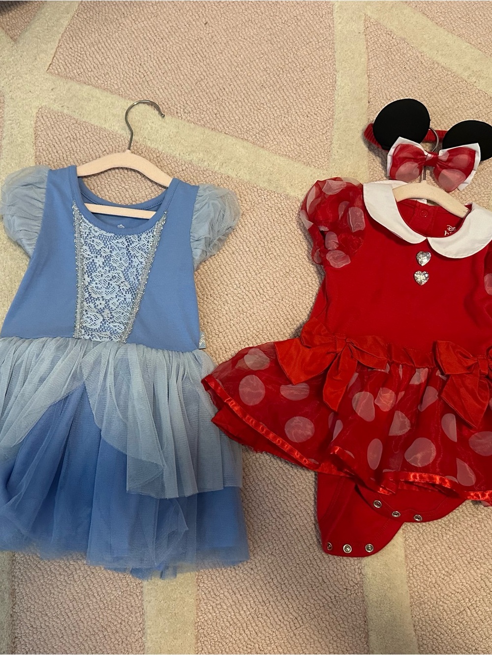 Lot of 2 Disney princess / Minnie Mouse outfits 18-24 months/2T
